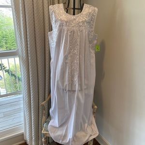 Sleeveless Embroidered Mexican Dress, White Silver